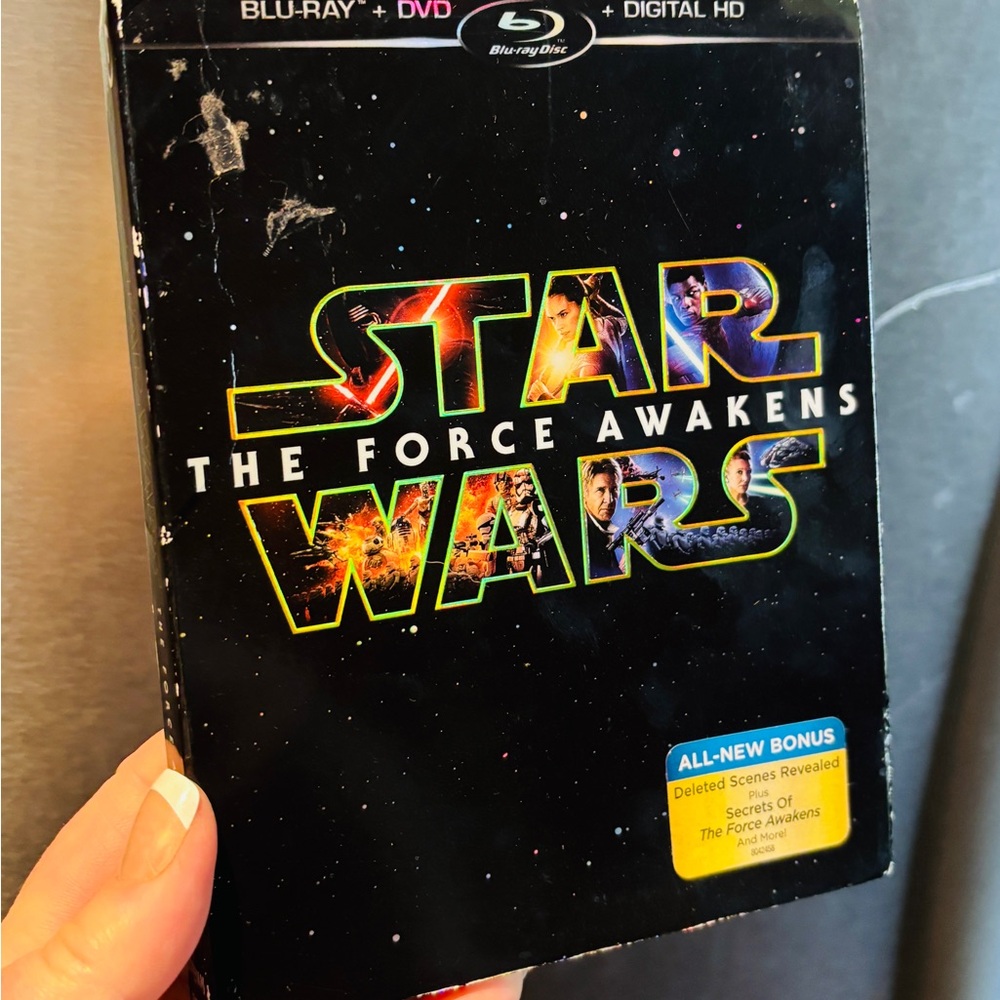 Star Wars: The Force Awakens Blu-ray + DVD + Digital HD - Black